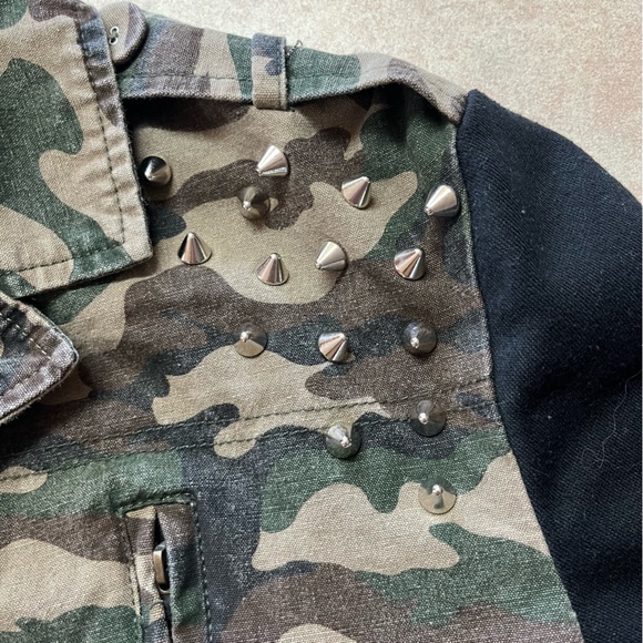 Buffalo David Bitton Green Camo Studded Button Down Jacket - Picture 6 of 15